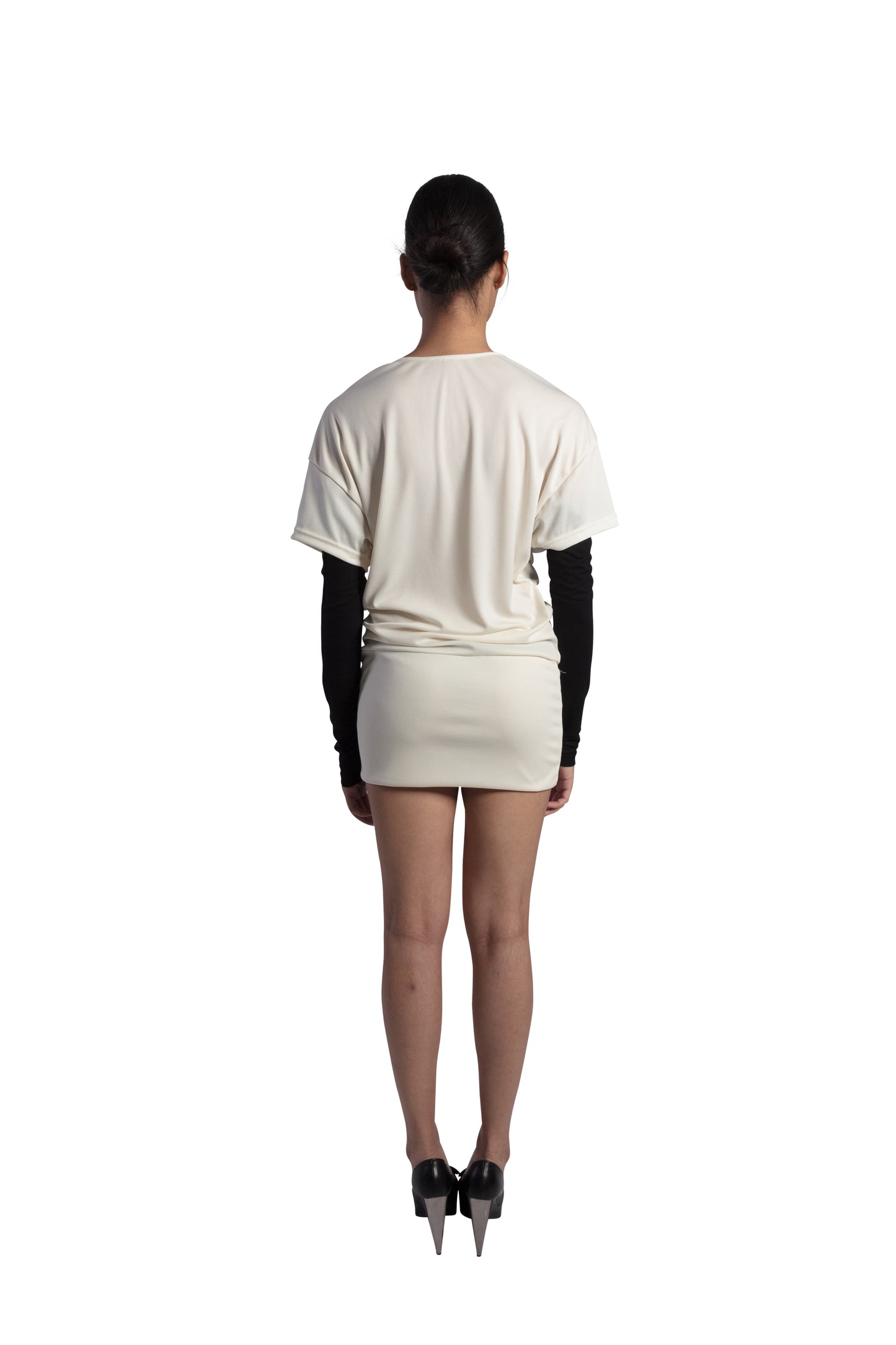 T-shirt dress cream/white with black sleeve